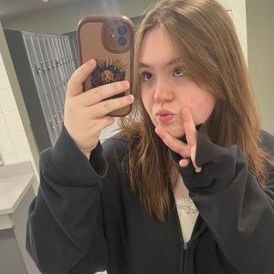 Meet your Posher, Kleo